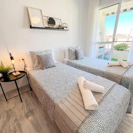 Playaquebrada & Pool Cozy Flat * Benalmádena