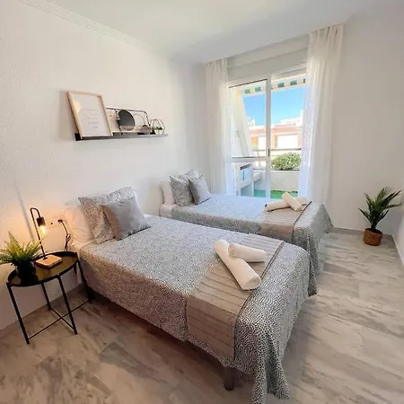 Apartmán Playaquebrada & Pool Cozy Flat